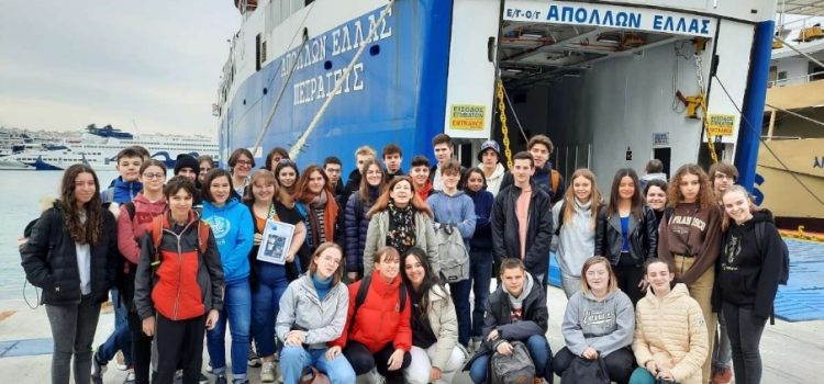 LATIN ET GREC : L’alpha et l’oméga du lycée Colomb LATIN ET GREC : L’alpha et l’oméga du lycée Colomb
