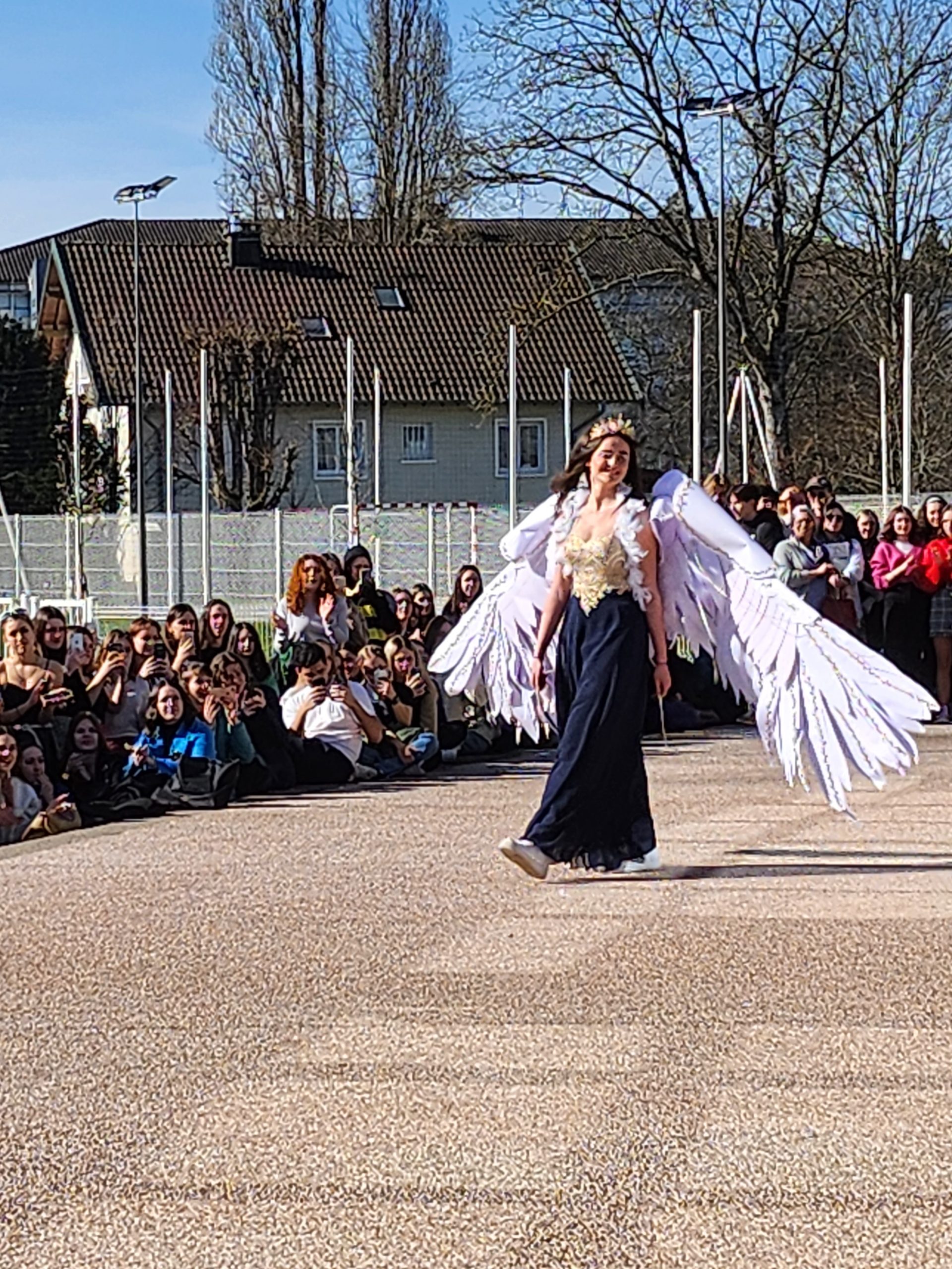 Photos souvenirs d’un carnaval 2023 ensoleillé au lycée Colomb !