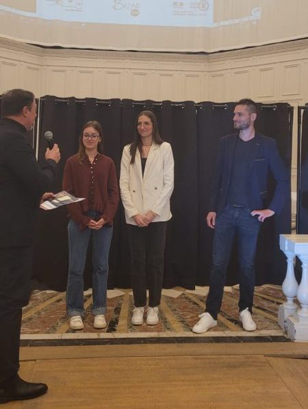 Deux élèves de terminale STMG remportent le concours académique DYCTV